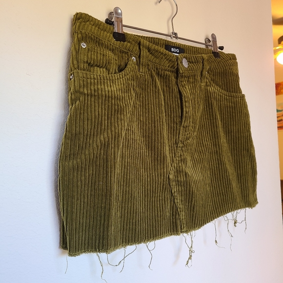 ☆BDG Urban Outfitters corduroy army green mini skirt size M☆ - Picture 5 of 14